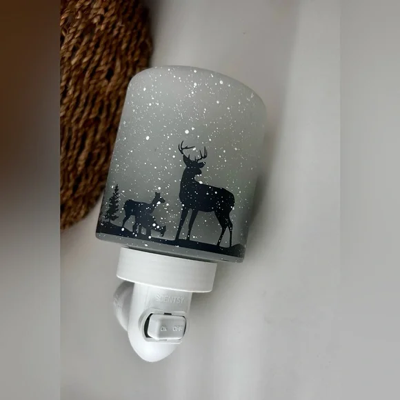 Scentsy wall plug in - Picture 1 of 2